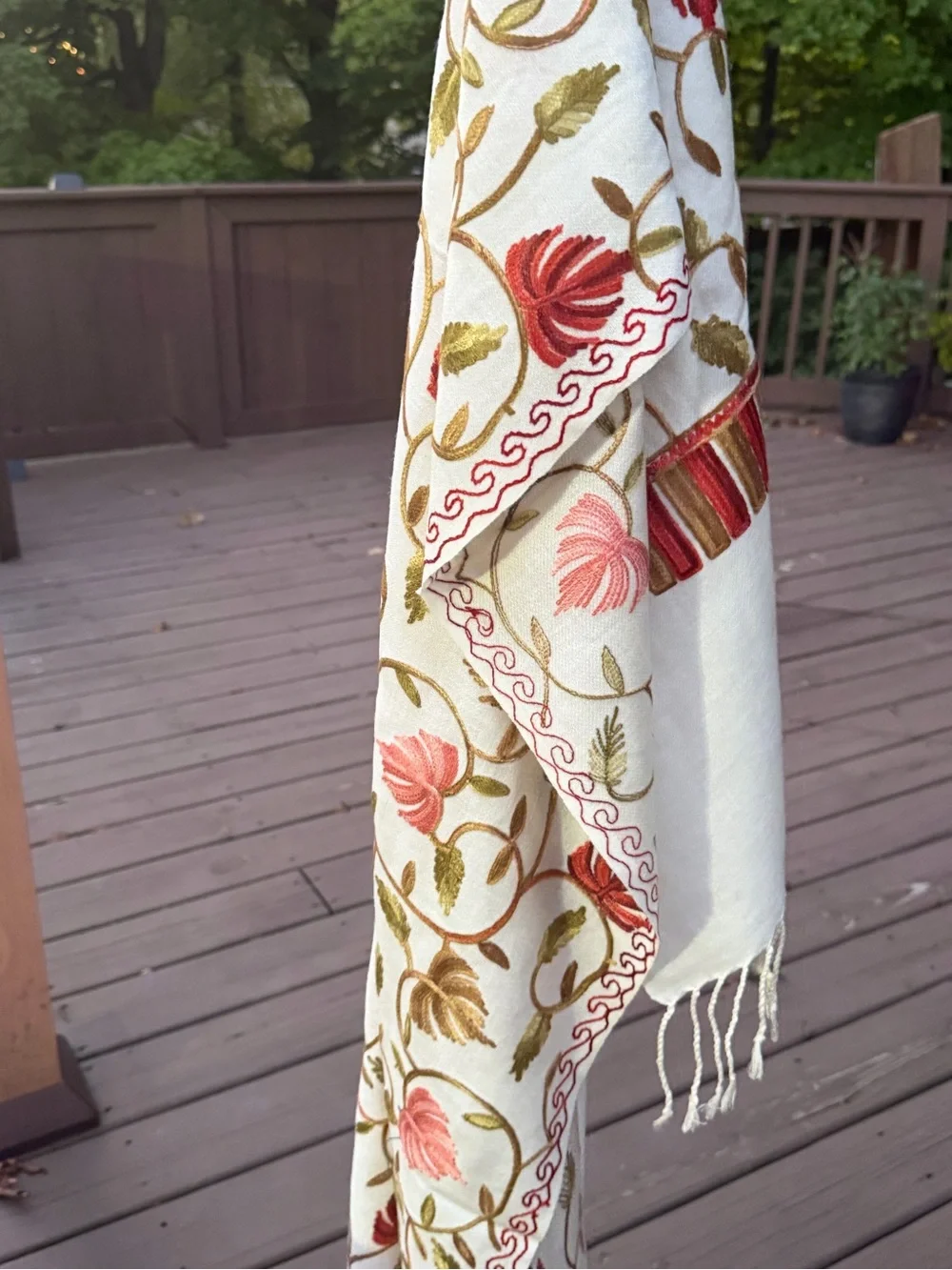 N/A cream shawl